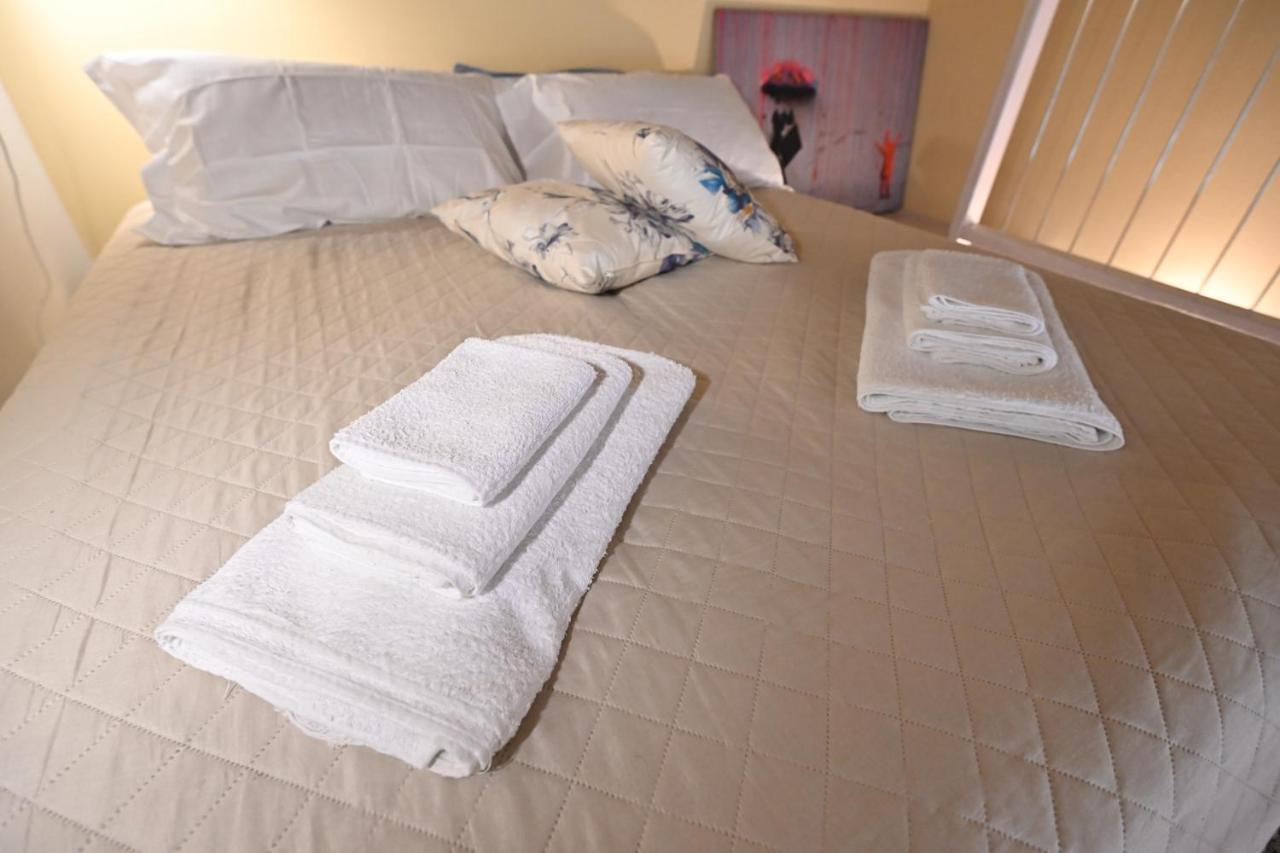 Aura Loving Home Con 4 Posti Letto, Cucina Completa, Terrazzo Ed Un Grande Parco Verde Serravalle d'Asti 外观 照片